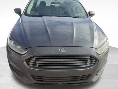 Used 2016 Ford Fusion SE image 3