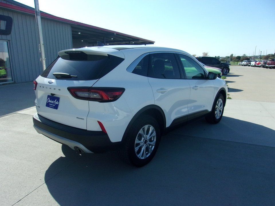 Used 2023 Ford Escape Active AWD/4WD image 3