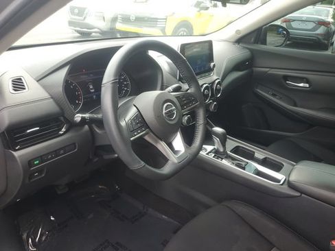 Used 2022 Nissan Sentra SV FWD image 13