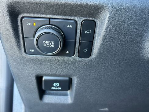 Used 2025 Ford Expedition Max Active image 28