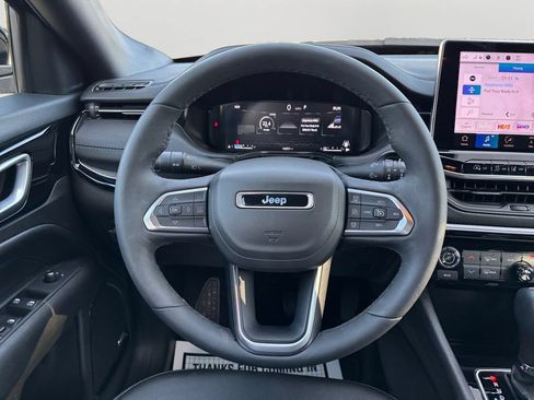 Used 2025 Jeep Compass Limited w/ High Altitude Package AWD/4WD image 19