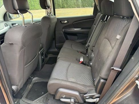 Used 2015 Dodge Journey SE w/ Flexible Seating Group image 13