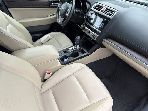 Used 2017 Subaru Outback 3.6R Limited w/ Popular Package #5 image 18