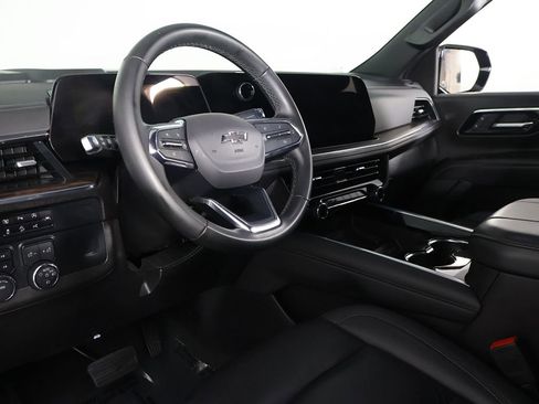 Used 2025 Chevrolet Tahoe Z71 AWD/4WD image 29