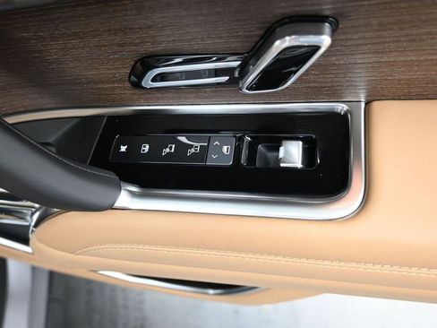 New 2025 Land Rover Range Rover SE image 14