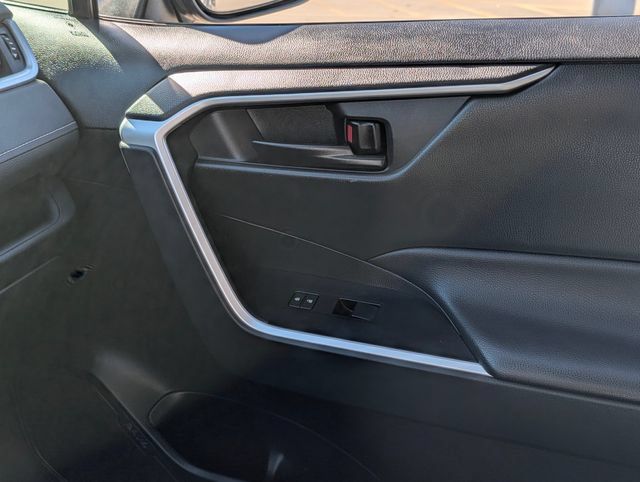 Used 2025 Toyota RAV4 LE AWD/4WD image 23
