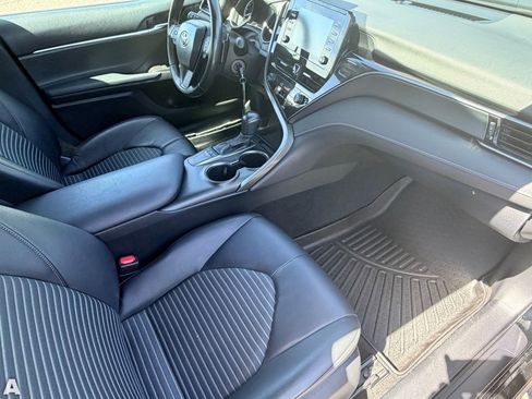 Used 2023 Toyota Camry SE FWD image 8