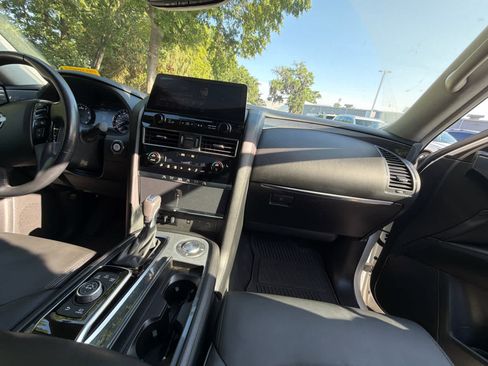Used 2021 Nissan Armada SV w/ SV Appearance Package RWD image 21