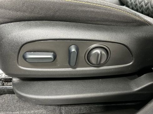 Used 2024 Chevrolet Equinox LT image 10