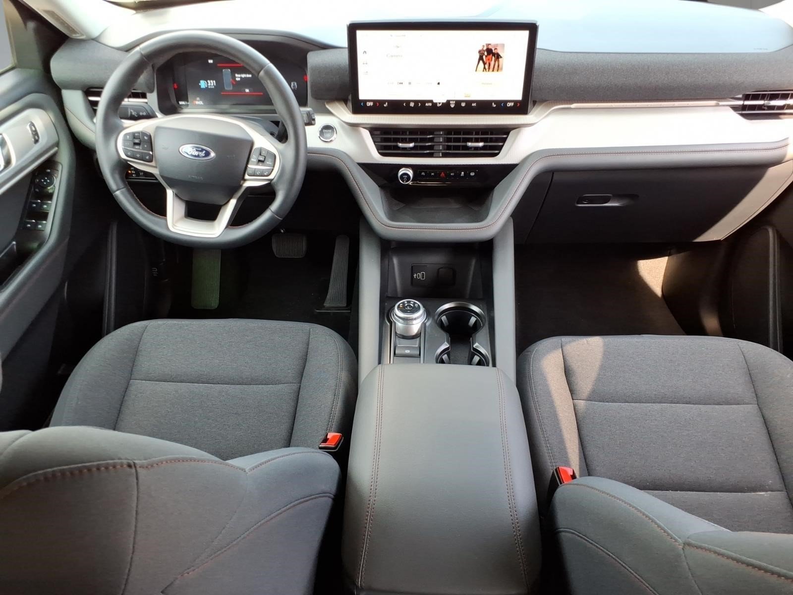 Used 2026 Ford Explorer Active AWD/4WD image 12