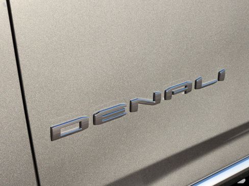 Used 2026 GMC Yukon Denali w/ Sun & Power Step Package AWD/4WD image 36