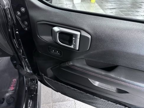 Used 2023 Jeep Gladiator Rubicon w/ Cold Weather Group image 11