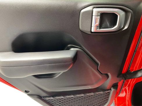Used 2019 Jeep Wrangler Unlimited Sport S AWD/4WD image 16