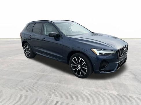 Used 2023 Volvo XC60 B5 Plus w/ Climate Package image 3