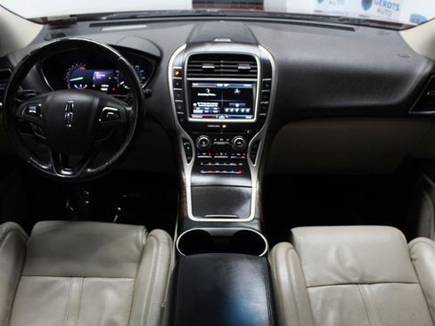 Used 2016 Lincoln MKX Reserve w/ Technology Package image 9