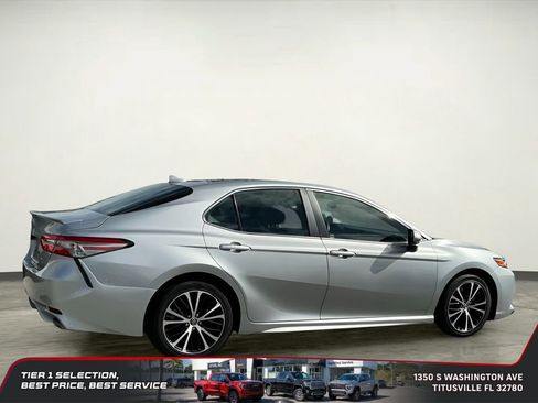 Used 2019 Toyota Camry SE FWD image 7