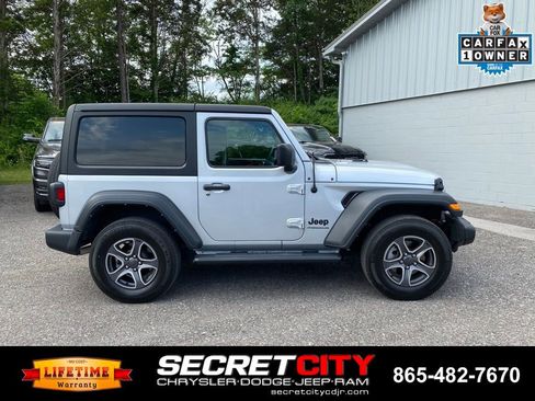 Used 2023 Jeep Wrangler Sport AWD/4WD image 4