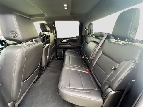 Used 2025 GMC Sierra 1500 SLT image 24