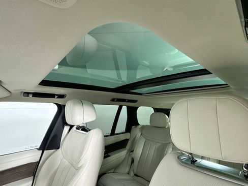 New 2025 Land Rover Range Rover SE image 13