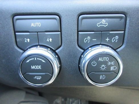 New 2026 GMC Sierra 1500 Elevation w/ Elevation Select Package AWD/4WD image 16