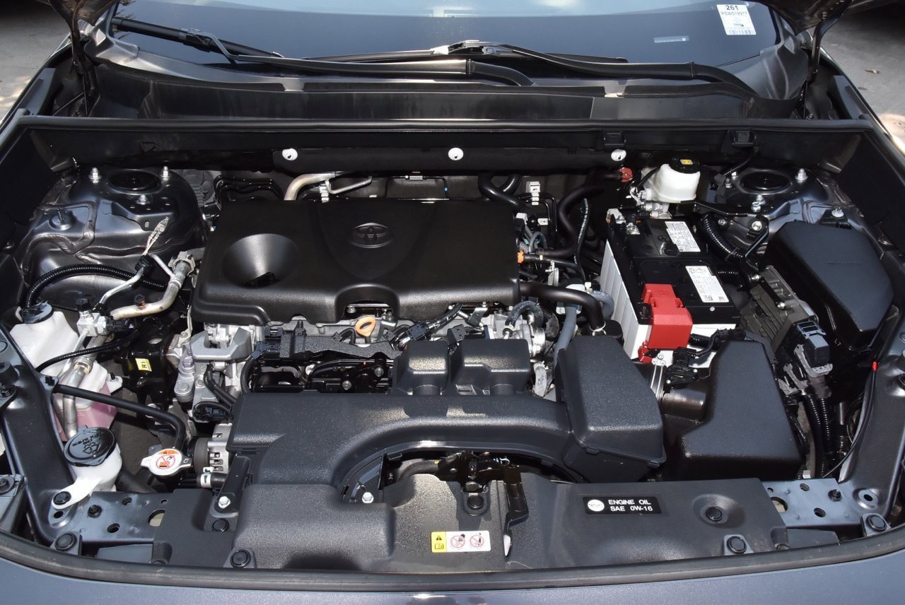 Used 2025 Toyota RAV4 XLE AWD/4WD image 37