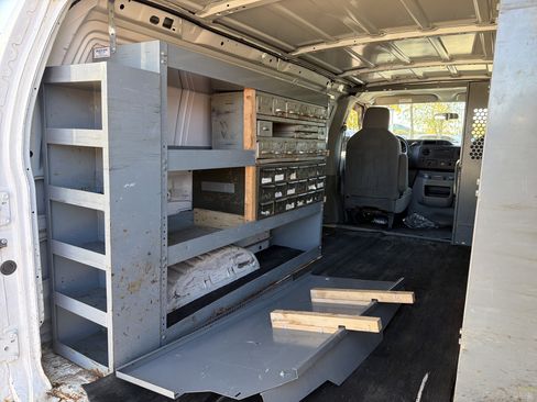 Used 2009 Ford E-250 and Econoline 250 image 9