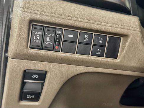 Used 2018 Honda Odyssey EX-L image 11