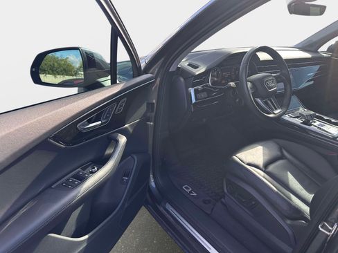 Used 2023 Audi Q7 3.0T Premium Plus w/ Premium Plus Package AWD/4WD image 11