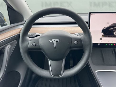 Used 2024 Tesla Model Y 2WD image 14