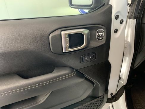 Used 2023 Jeep Wrangler Rubicon w/ LED Lighting Group AWD/4WD image 13