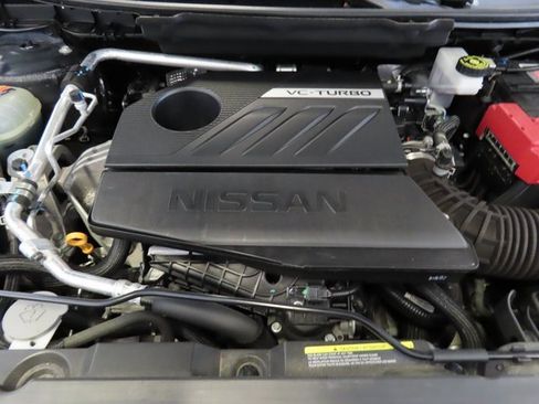 Used 2023 Nissan Rogue S image 32