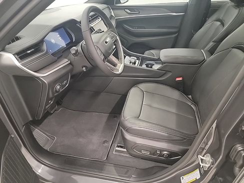 New 2025 Jeep Grand Cherokee L Limited w/ Luxury Tech Group II image 14