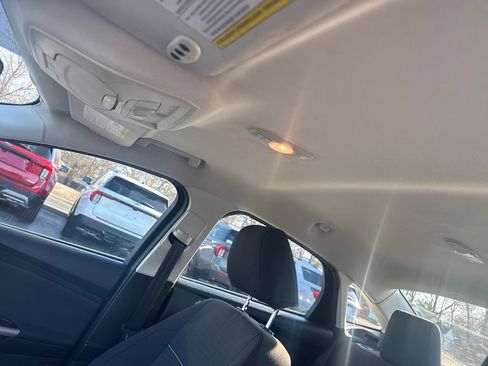 Used 2012 Ford Focus SEL w/ SEL/Titanium Winter Pkg image 22