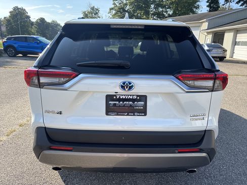 Used 2019 Toyota RAV4 Limited AWD/4WD image 5