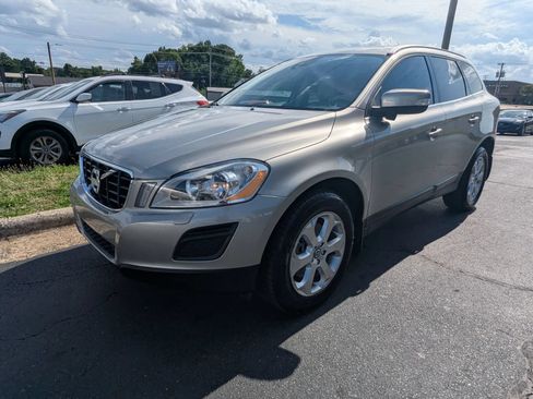 Used 2013 Volvo XC60 3.2 FWD image 3