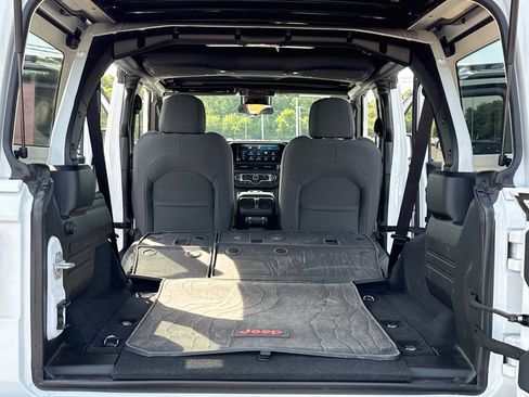 Used 2025 Jeep Wrangler Unlimited Sport AWD/4WD image 21