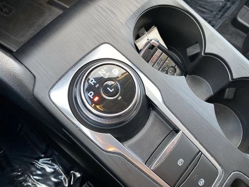 Certified 2025 Ford Escape Platinum image 24