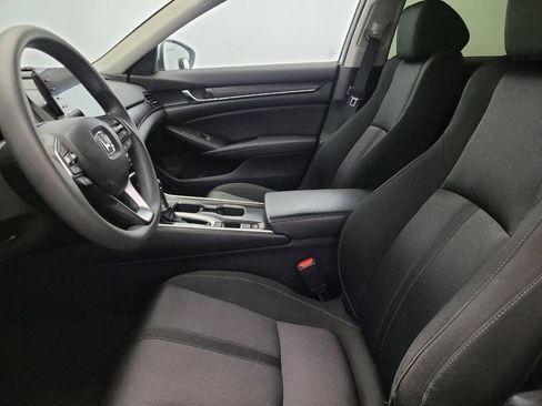 Used 2018 Honda Accord EX image 17