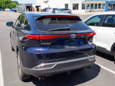 Used 2021 Toyota Venza XLE w/ Softex Package AWD/4WD image 4