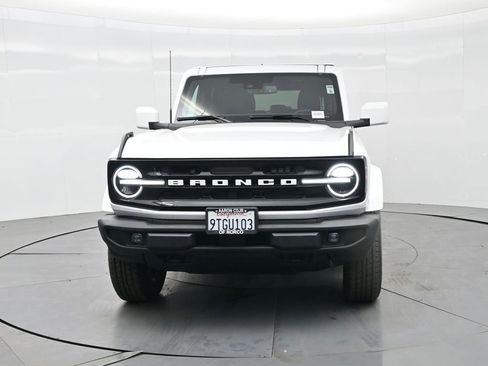 Used 2025 Ford Bronco Outer Banks image 3
