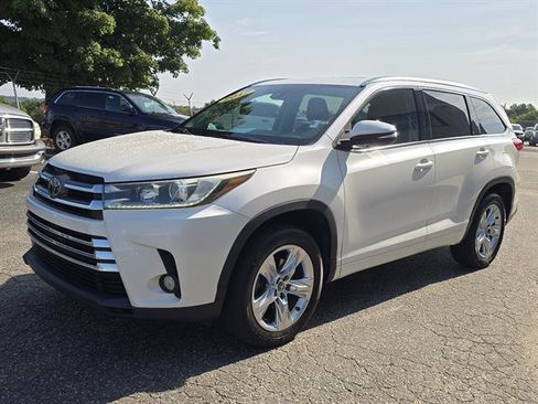 Used 2017 Toyota Highlander Limited FWD image 7