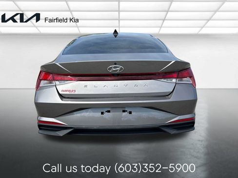 Used 2022 Hyundai Elantra SEL FWD image 4