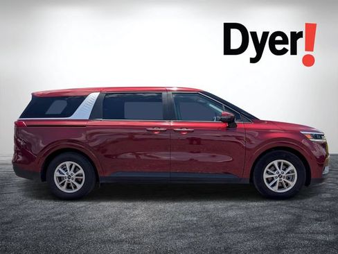 Certified 2024 Kia Carnival LX FWD image 2