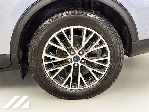 Used 2022 Ford Escape SEL w/ Technology Package image 32