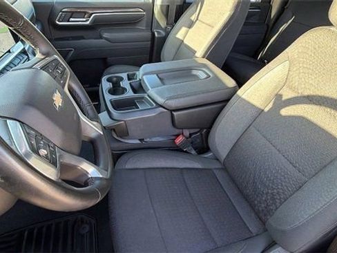 Used 2025 Chevrolet Silverado 2500 LT w/ Convenience Package image 18