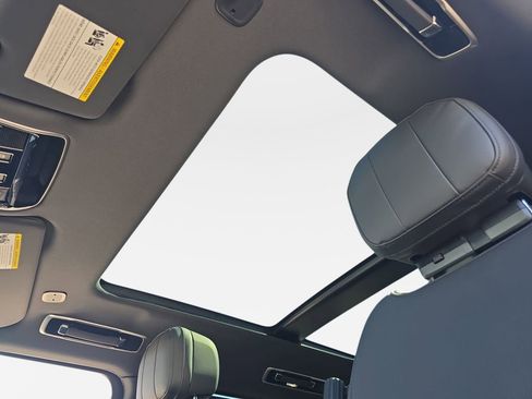 New 2026 Land Rover Range Rover Long Wheelbase SE AWD/4WD image 32