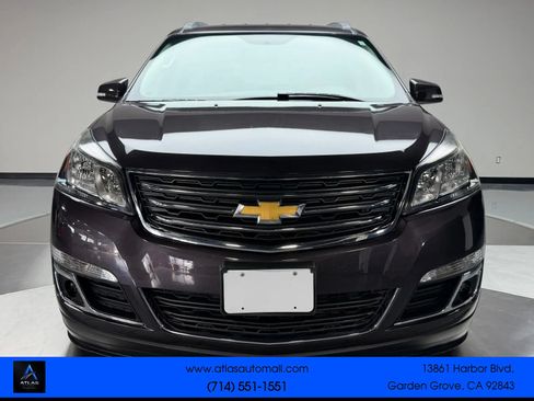 Used 2015 Chevrolet Traverse LT w/ Style and Technology Package AWD/4WD image 3