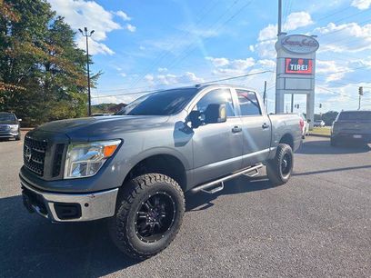 Used 2019 Nissan Titan SV w/ SV Convenience Package