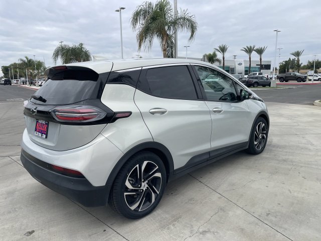 Used 2023 Chevrolet Bolt LT w/ Infotainment Package FWD image 8