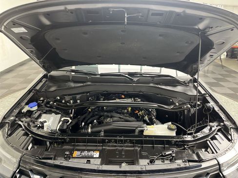Certified 2025 Ford Explorer ST-Line AWD/4WD image 30